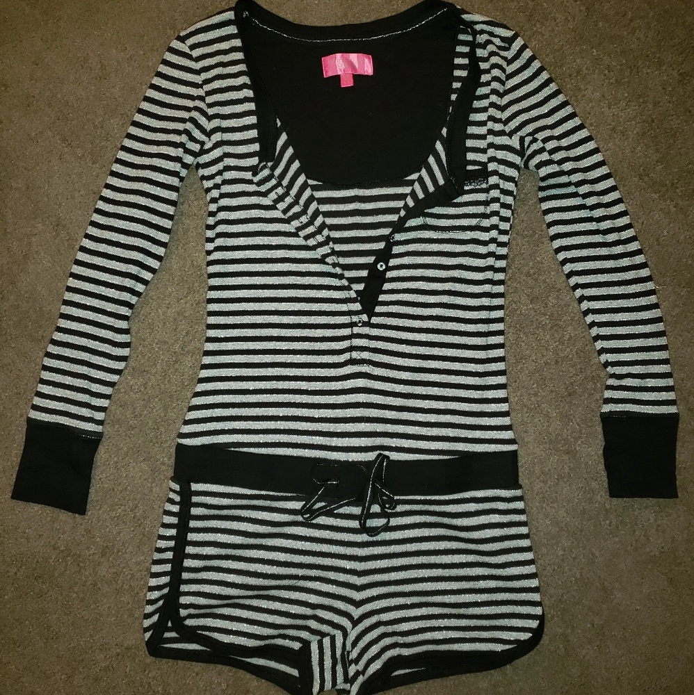 VS romper